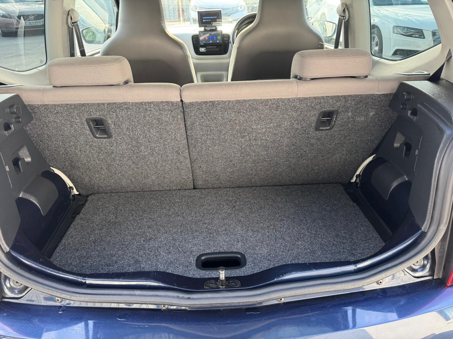 Used Volkswagen up! 2013 for sale - 78067173: Photo 11