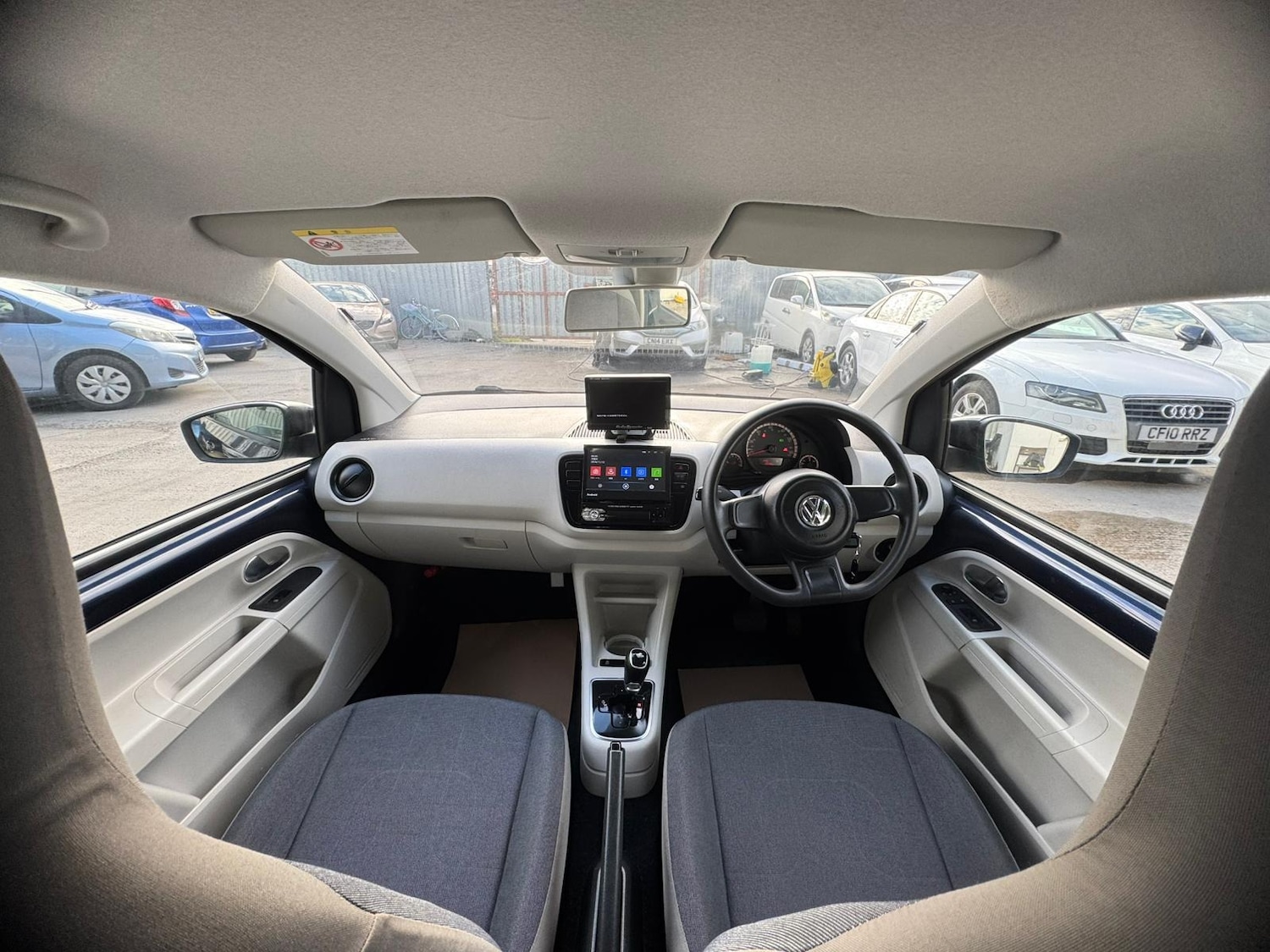 Used Volkswagen up! 2013 for sale - 78067173: Photo 14