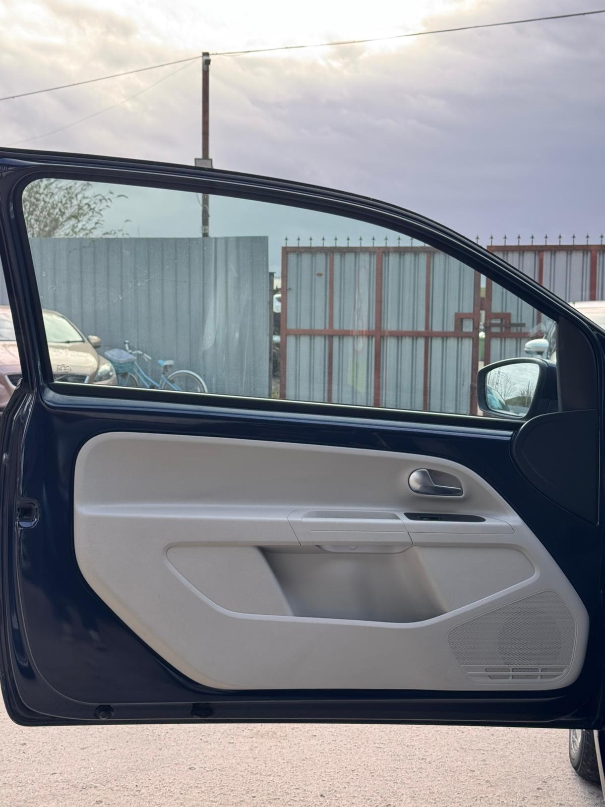 Used Volkswagen up! 2013 for sale - 78067173: Photo 24