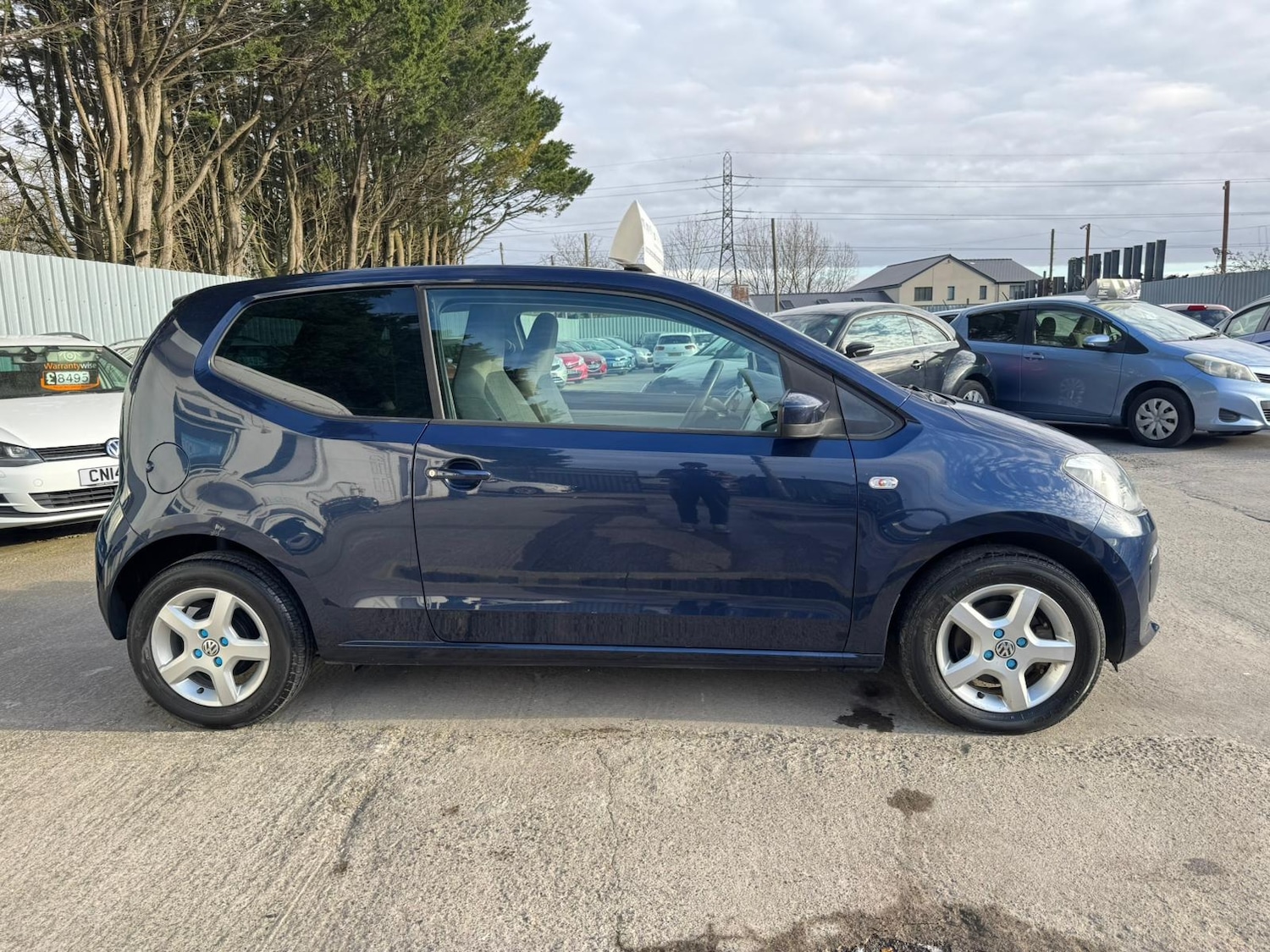 Used Volkswagen up! 2013 for sale - 78067173: Photo 3