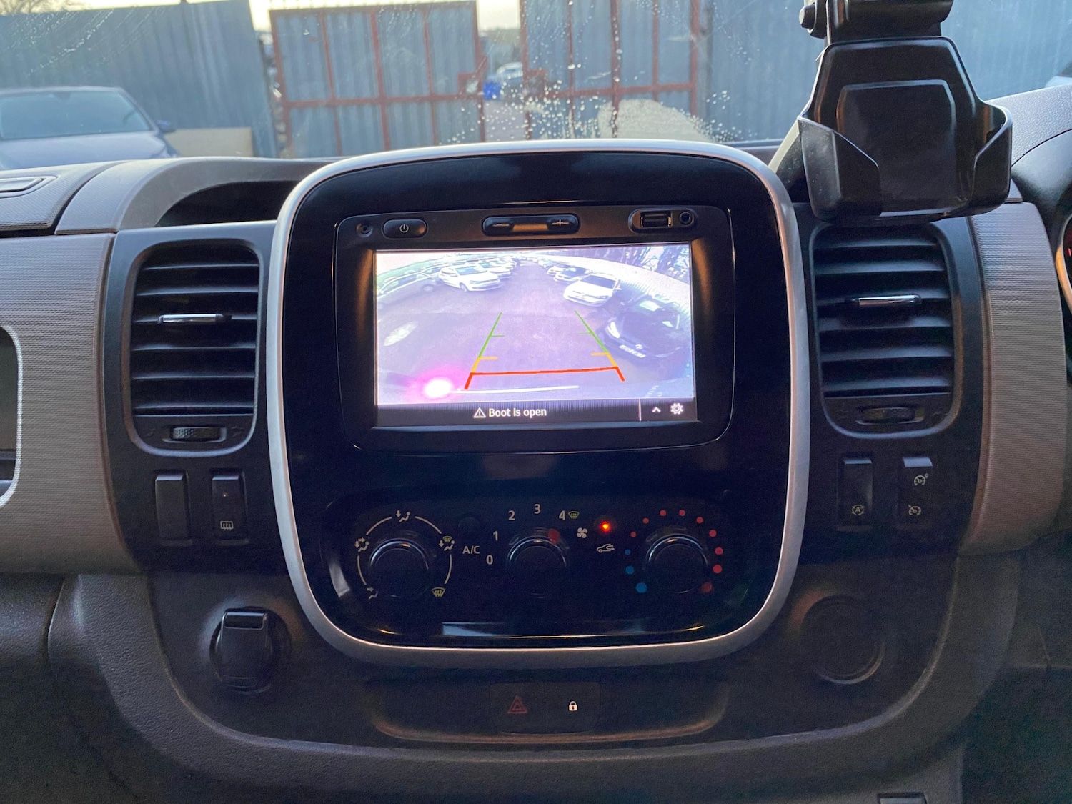 Used Renault Trafic 2018 for sale - 76896685: Photo 17