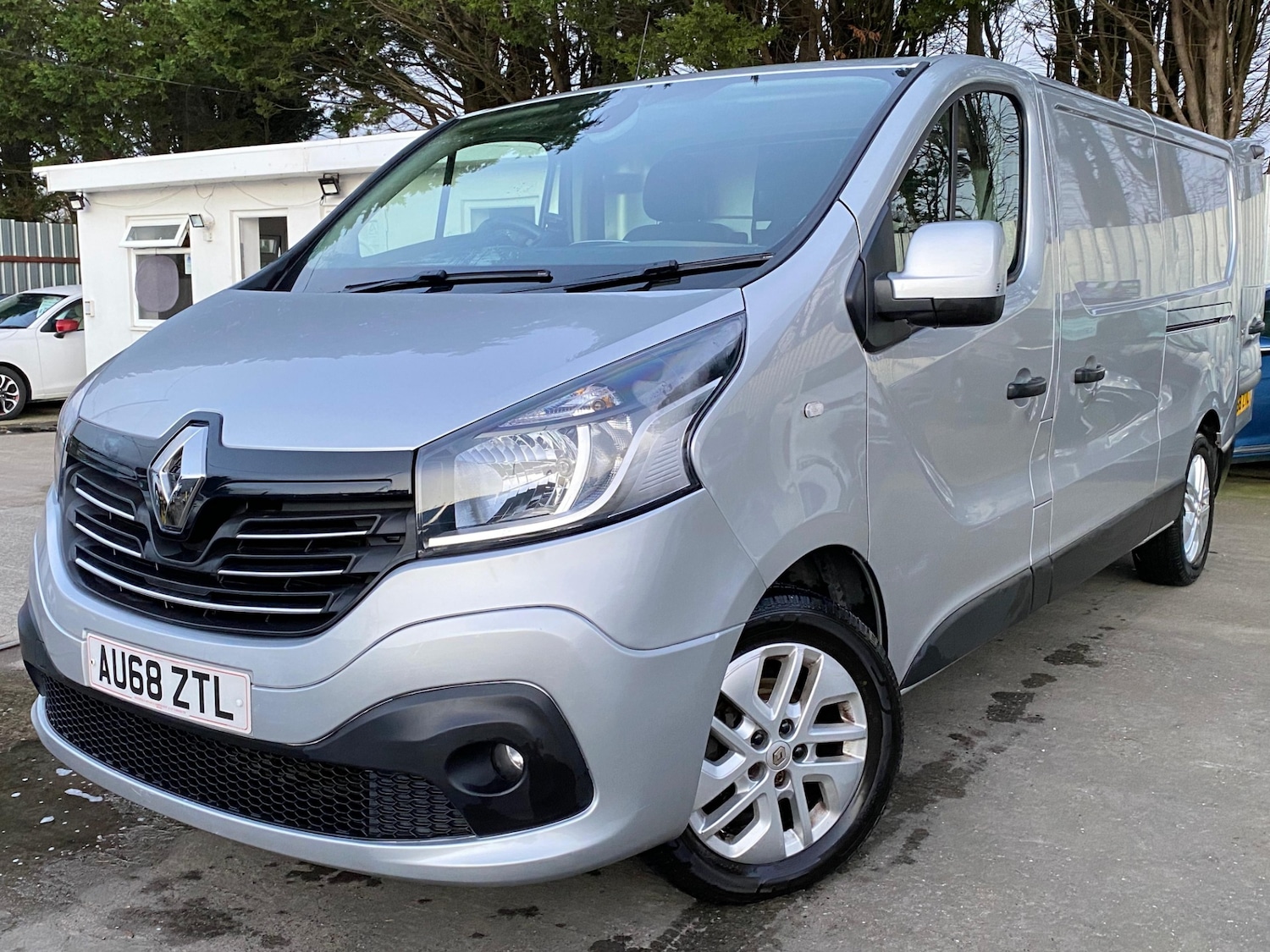 Used Renault Trafic 2018 for sale - 76896685: Photo 2