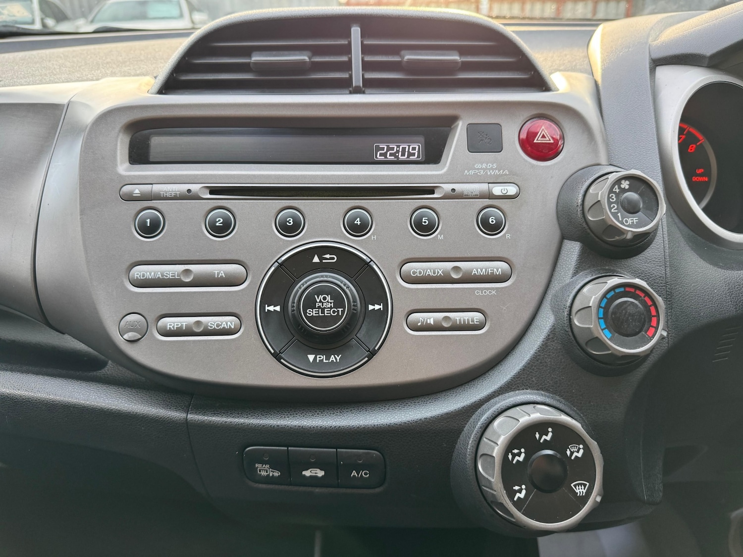 Used Honda Jazz 2009 for sale - 76647320: Photo 21