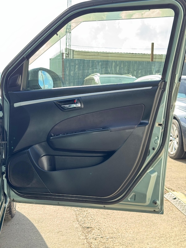 Used Suzuki Swift 2012 for sale - 76274882: Photo 27