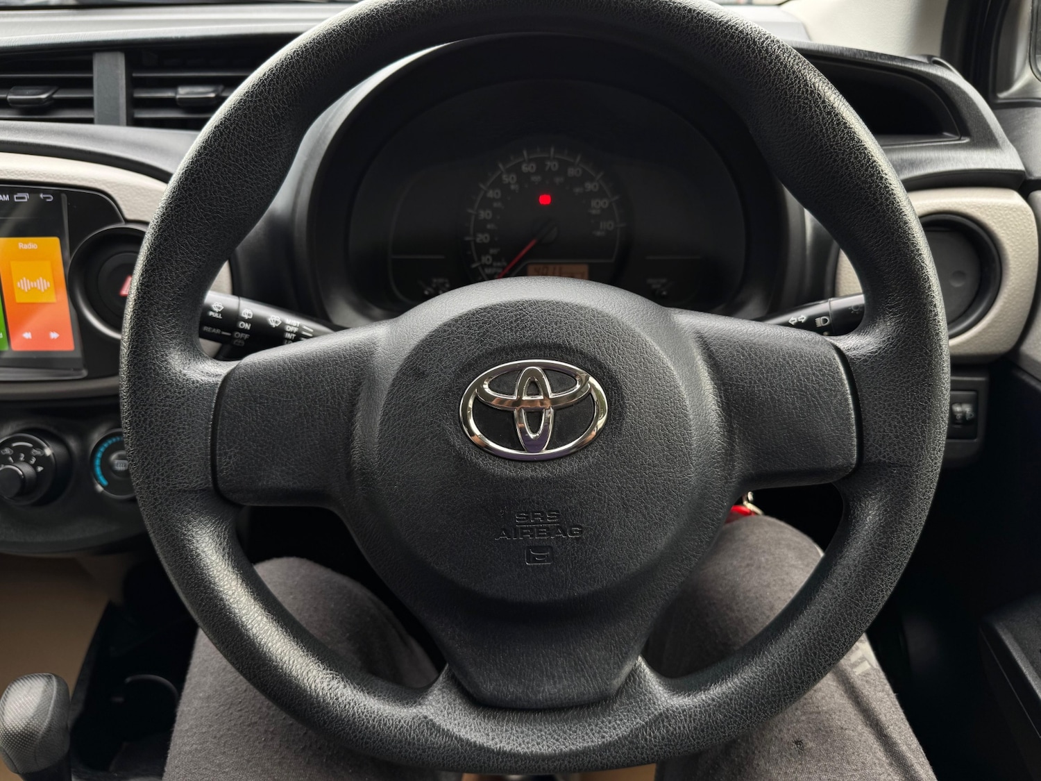 Used Toyota Vitz 2012 for sale - 76130328: Photo 17