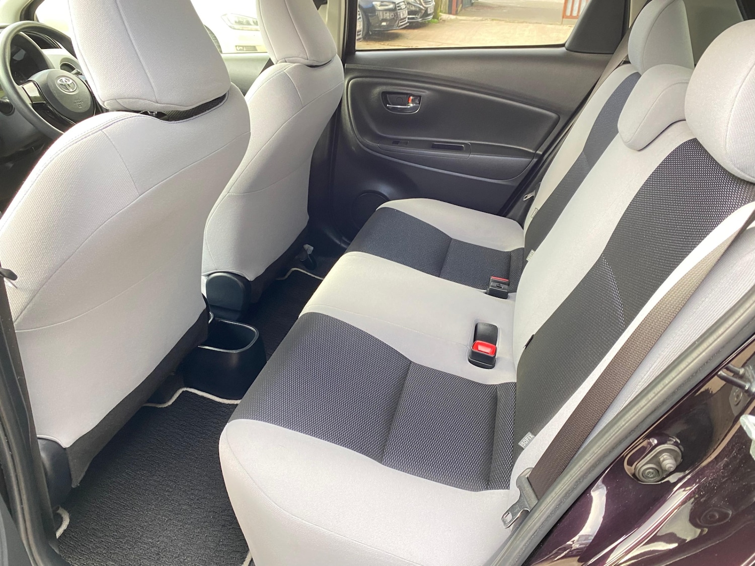 Used Toyota Vitz 2015 for sale - 77785220: Photo 28