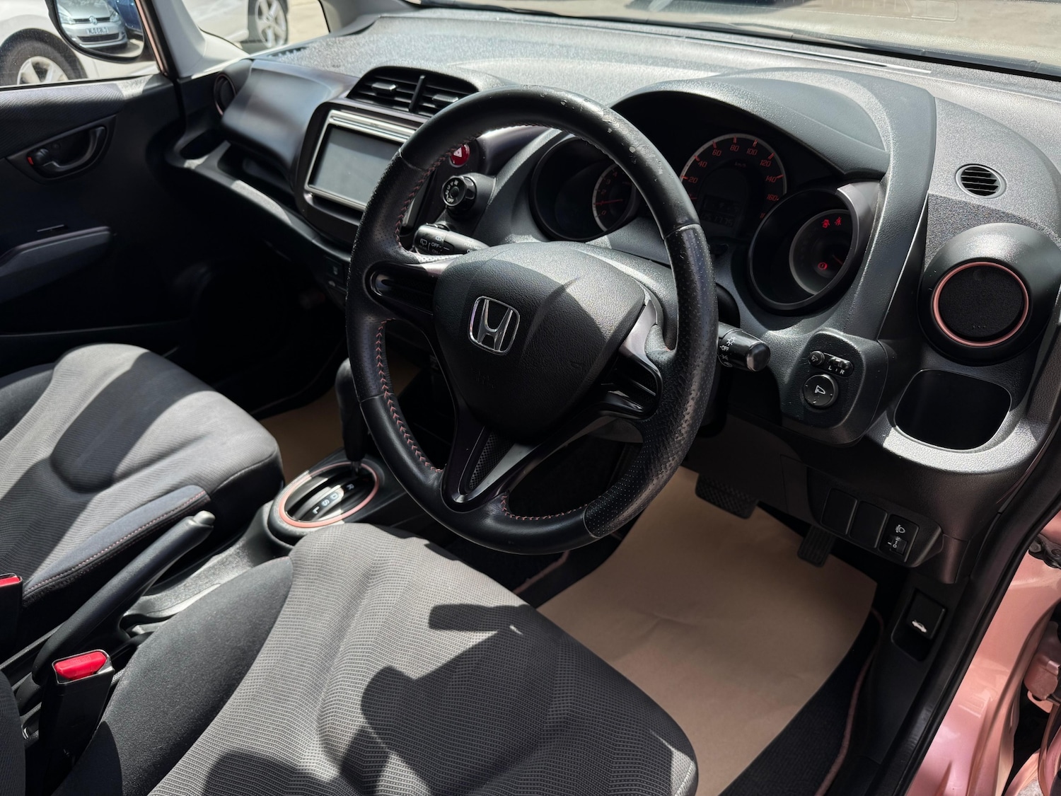 Used Honda Fit 2010 for sale - 76128636: Photo 12