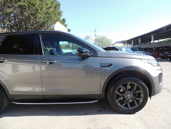 Used Land Rover Discovery Sport 2018 for sale - 79573094: Photo