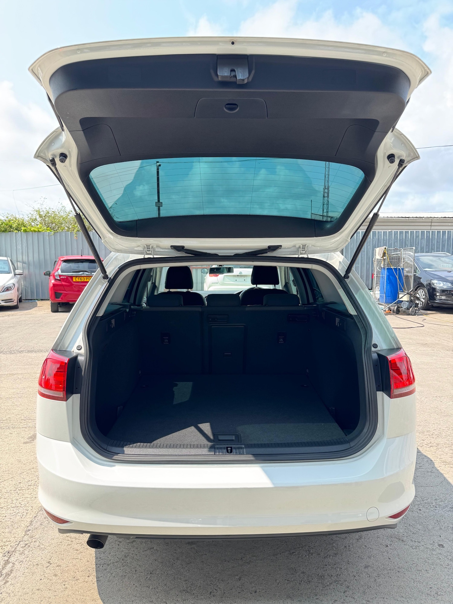 Used Volkswagen Golf 2025 for sale - 76718028: Photo 11