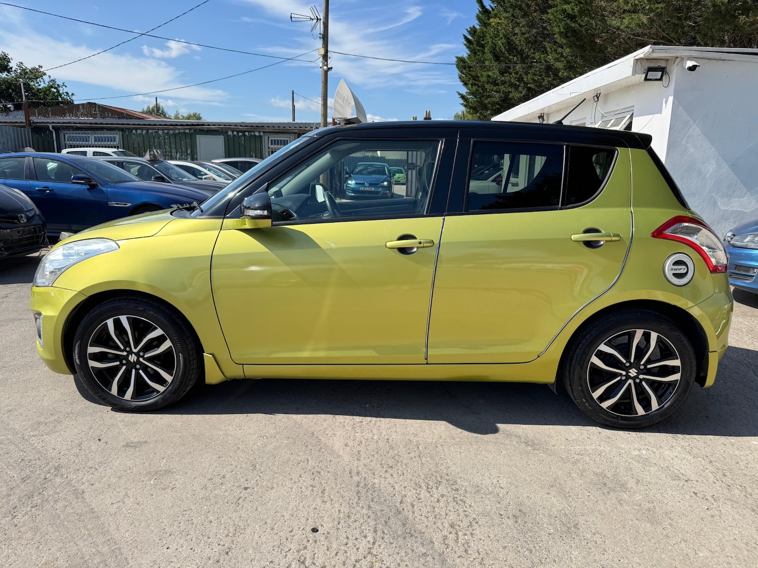 Used Suzuki Swift 2015 for sale - 76064713: Photo 11