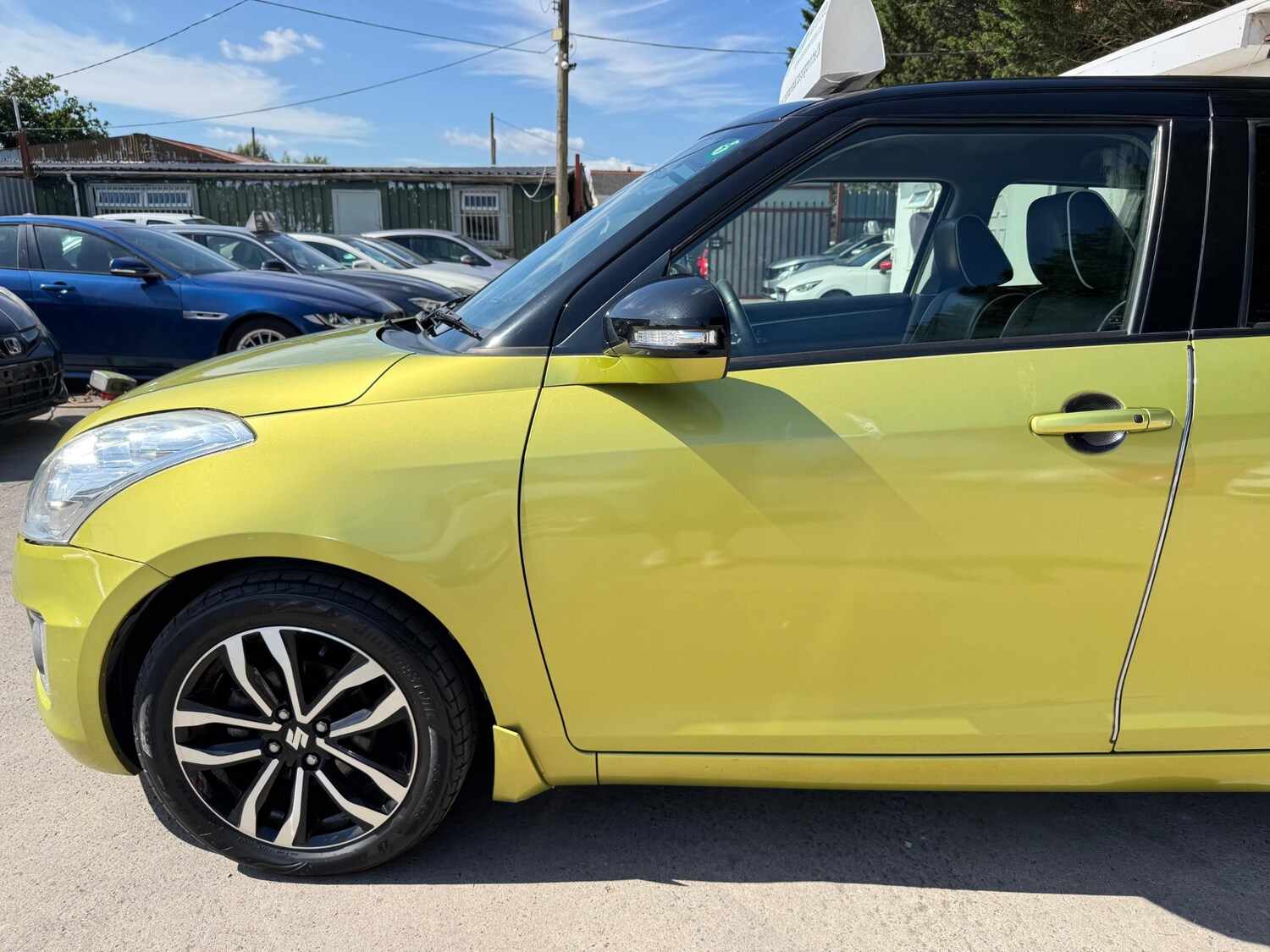 Used Suzuki Swift 2015 for sale - 76064713: Photo 17