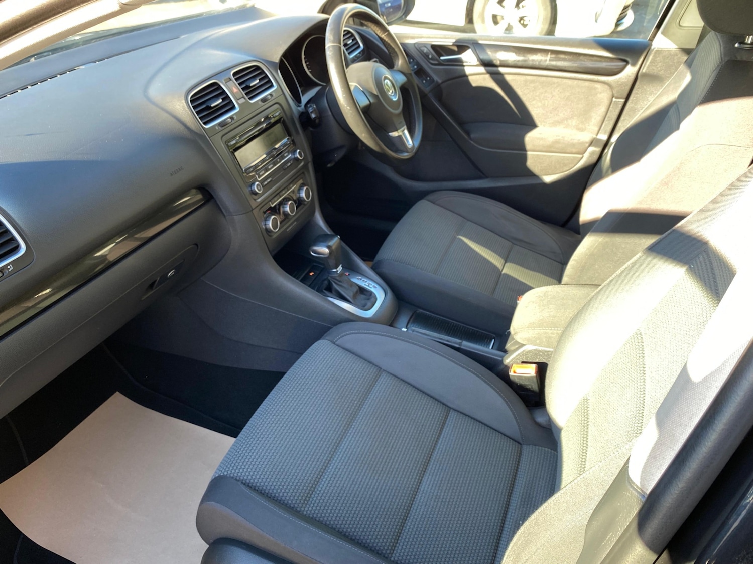 Used Volkswagen Golf 2010 for sale - 77042480: Photo 32