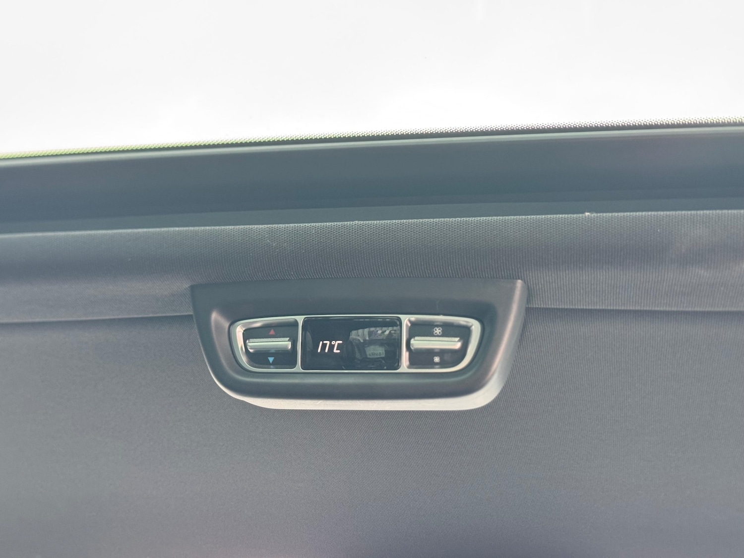 Used Mercedes-Benz V-Class 2017 for sale - 76609301: Photo 41