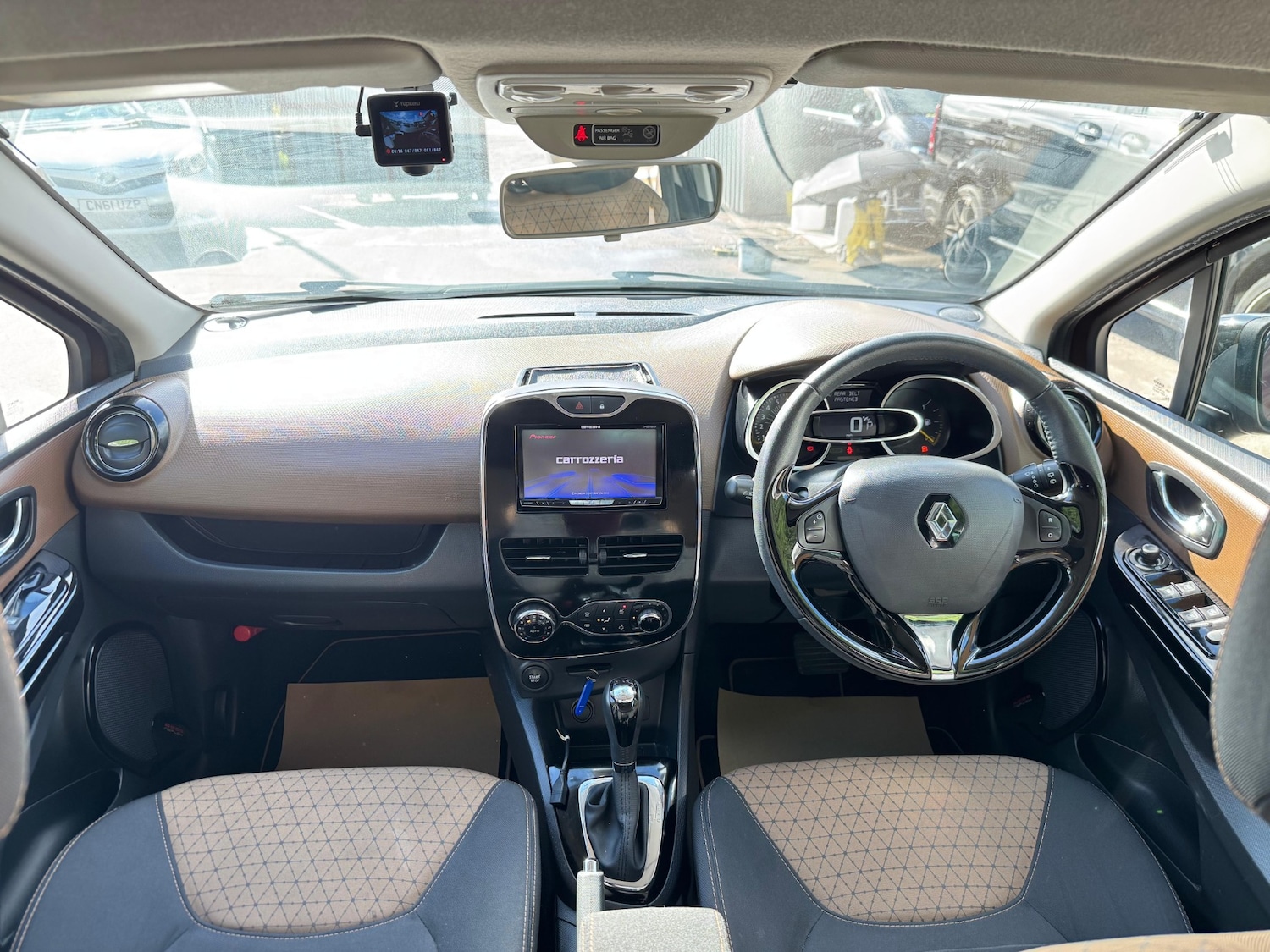 Used Renault Clio 2014 for sale - 76551717: Photo 15