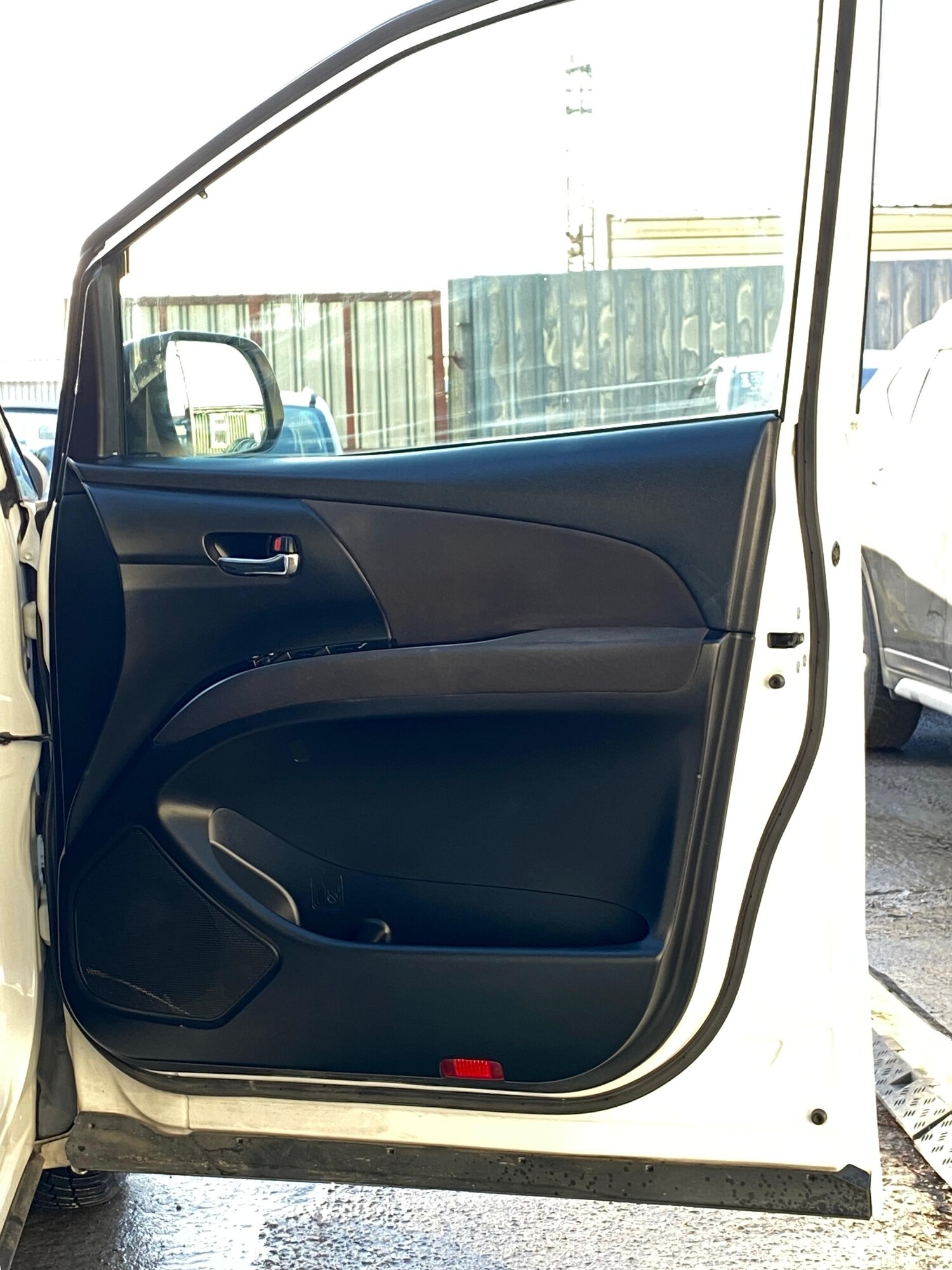 Used Toyota Estima 2026 for sale - 78103092: Photo 26