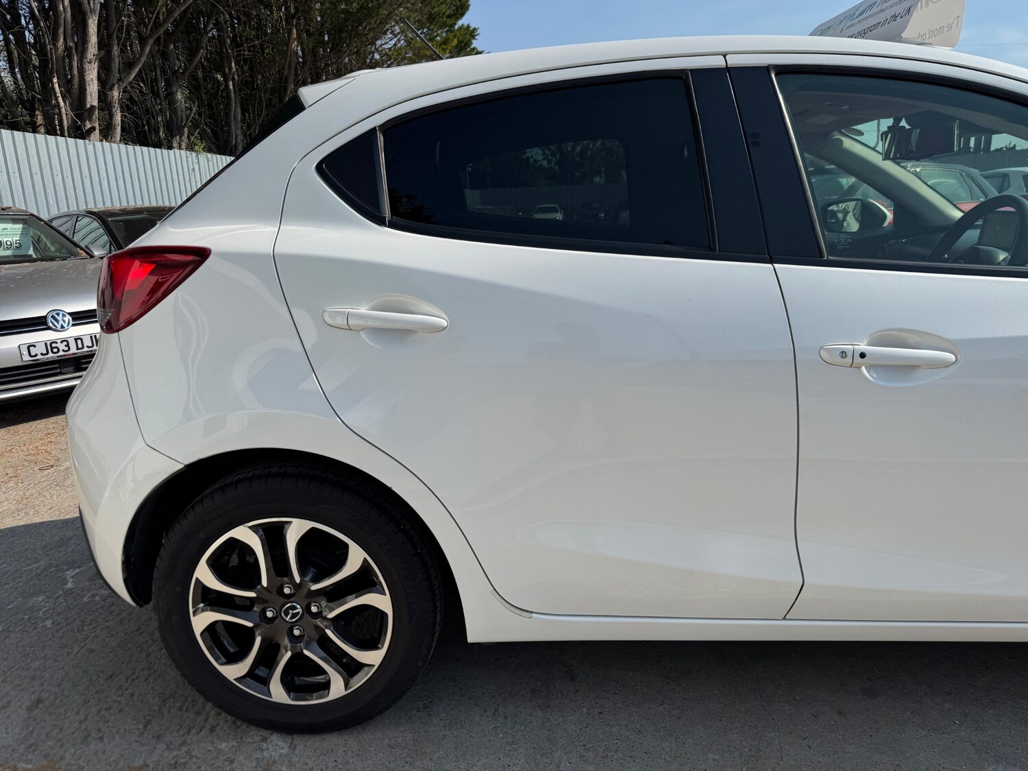 Used Mazda Demio 2015 for sale - 77441968: Photo 6