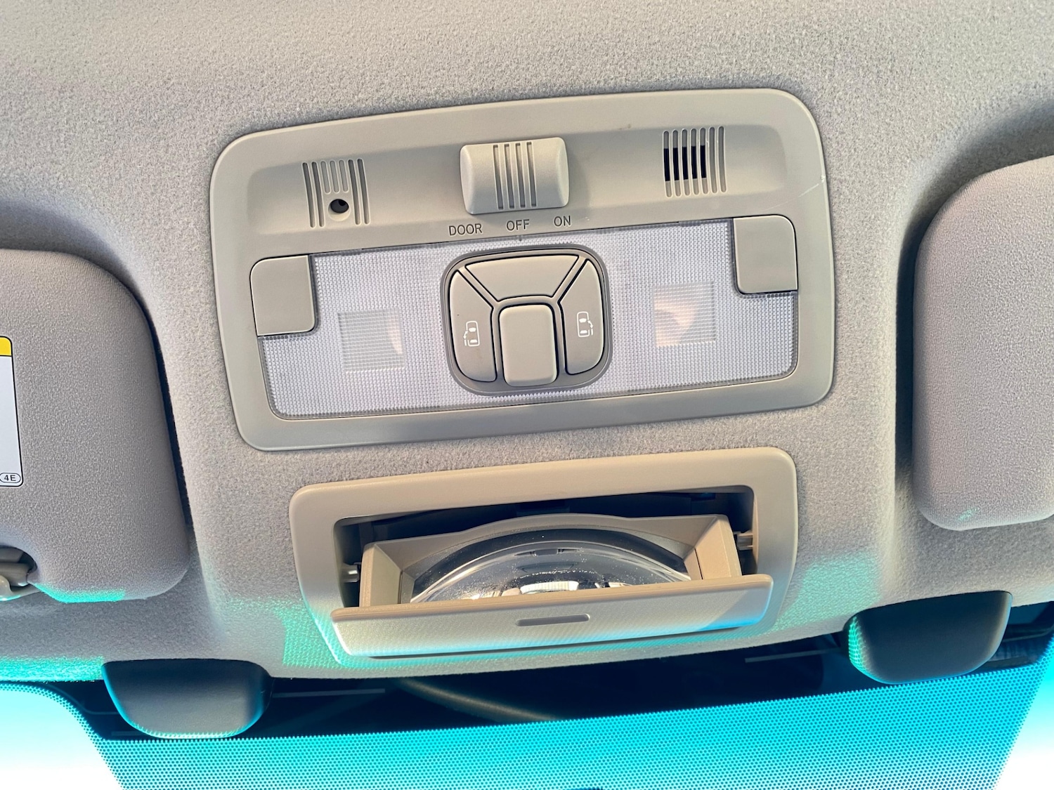 Used Toyota Estima 2025 for sale - 77047889: Photo 38