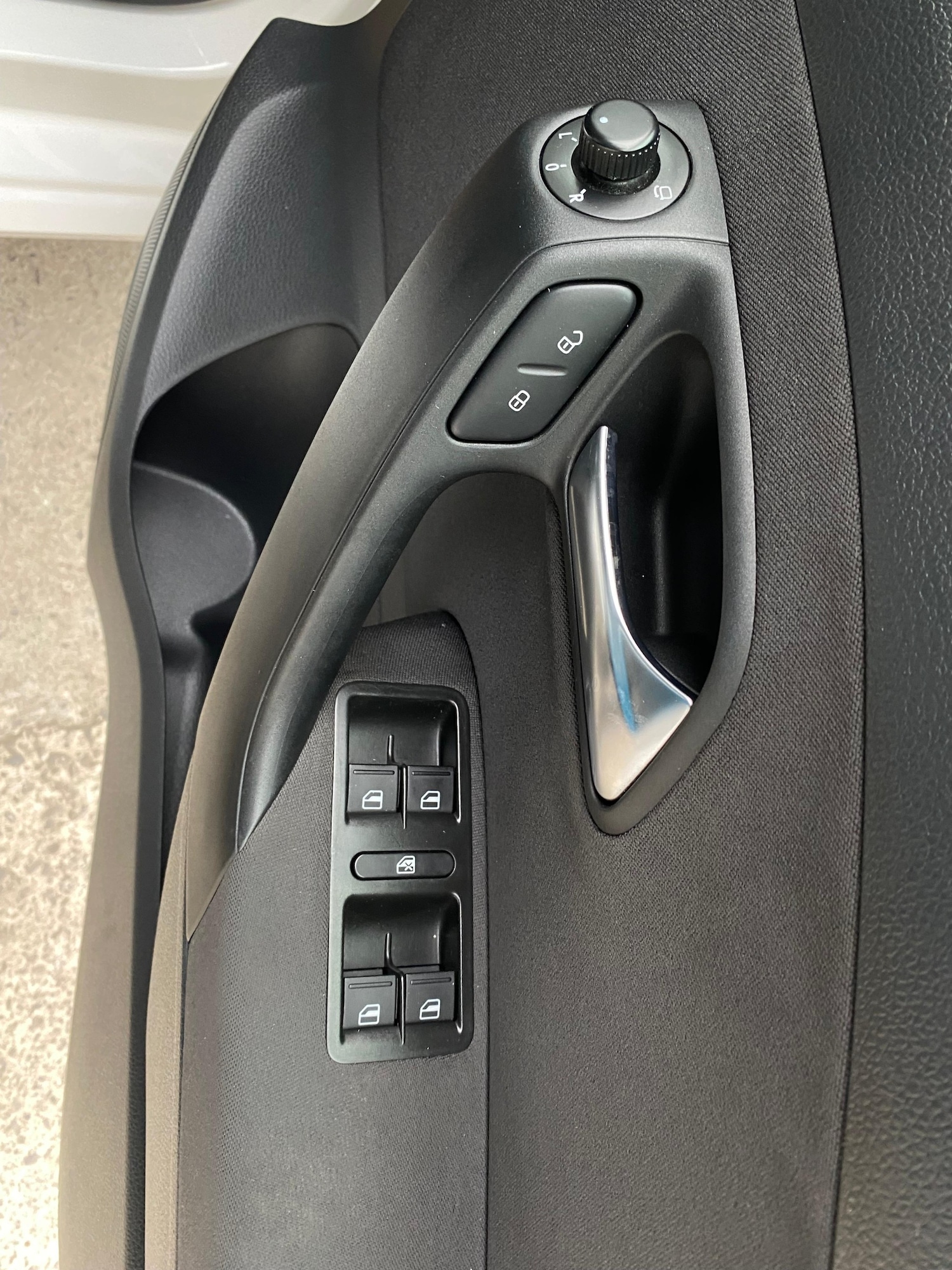 Used Volkswagen Polo 2010 for sale - 76374069: Photo 24