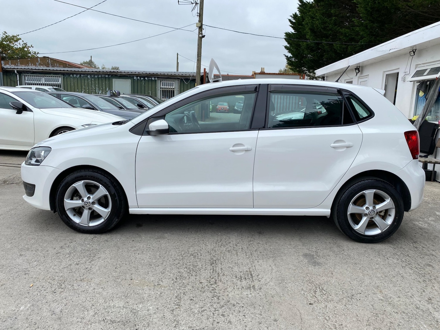 Used Volkswagen Polo 2010 for sale - 76374069: Photo 6