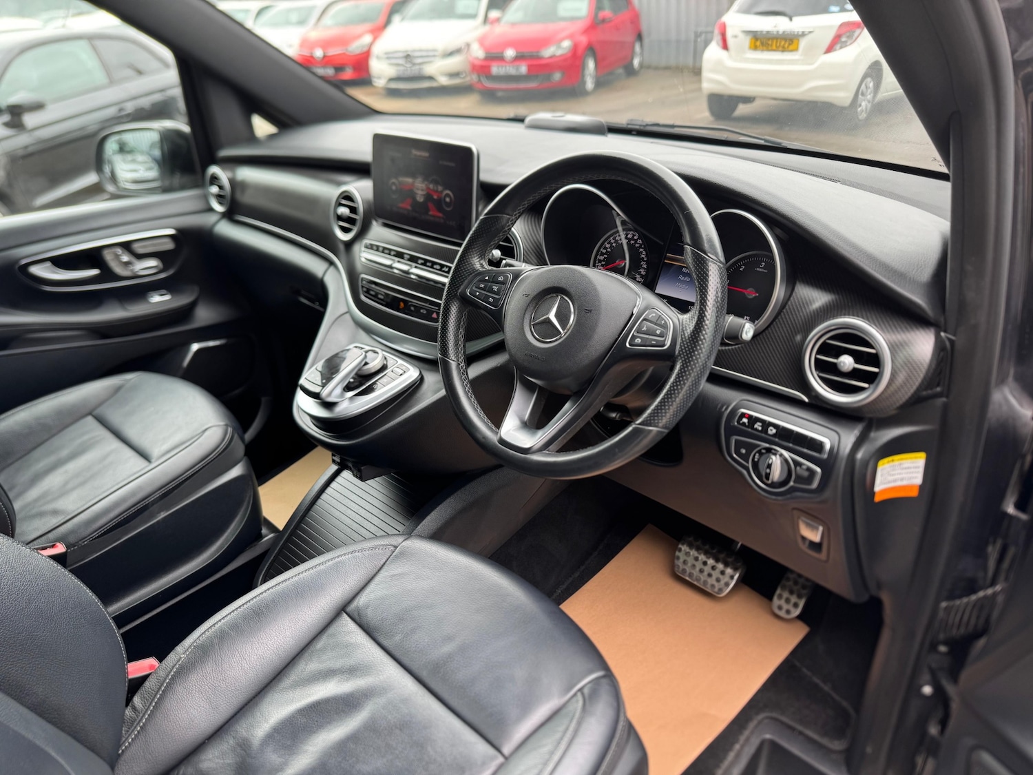 Used Mercedes-Benz V-Class 2017 for sale - 76097114: Photo 16