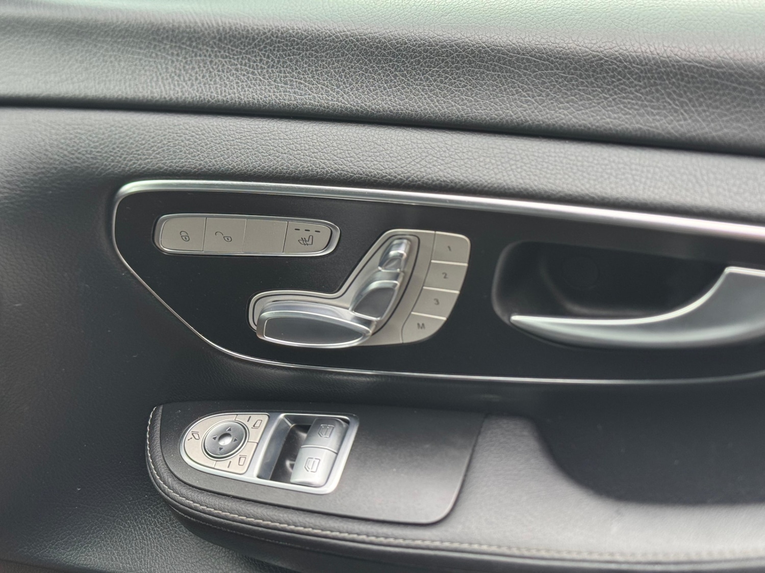 Used Mercedes-Benz V-Class 2017 for sale - 76097114: Photo 33