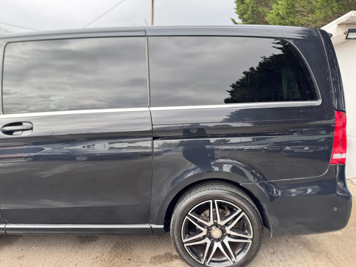 Used Mercedes-Benz V-Class 2017 for sale - 76097114: Photo 9
