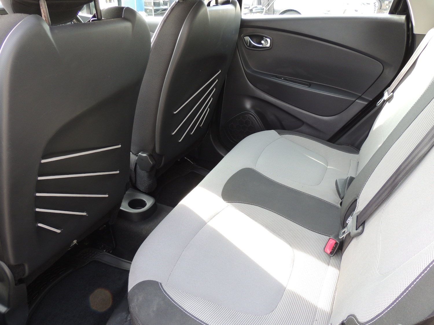 Used Renault Captur 2013 for sale - 76143290: Photo 29