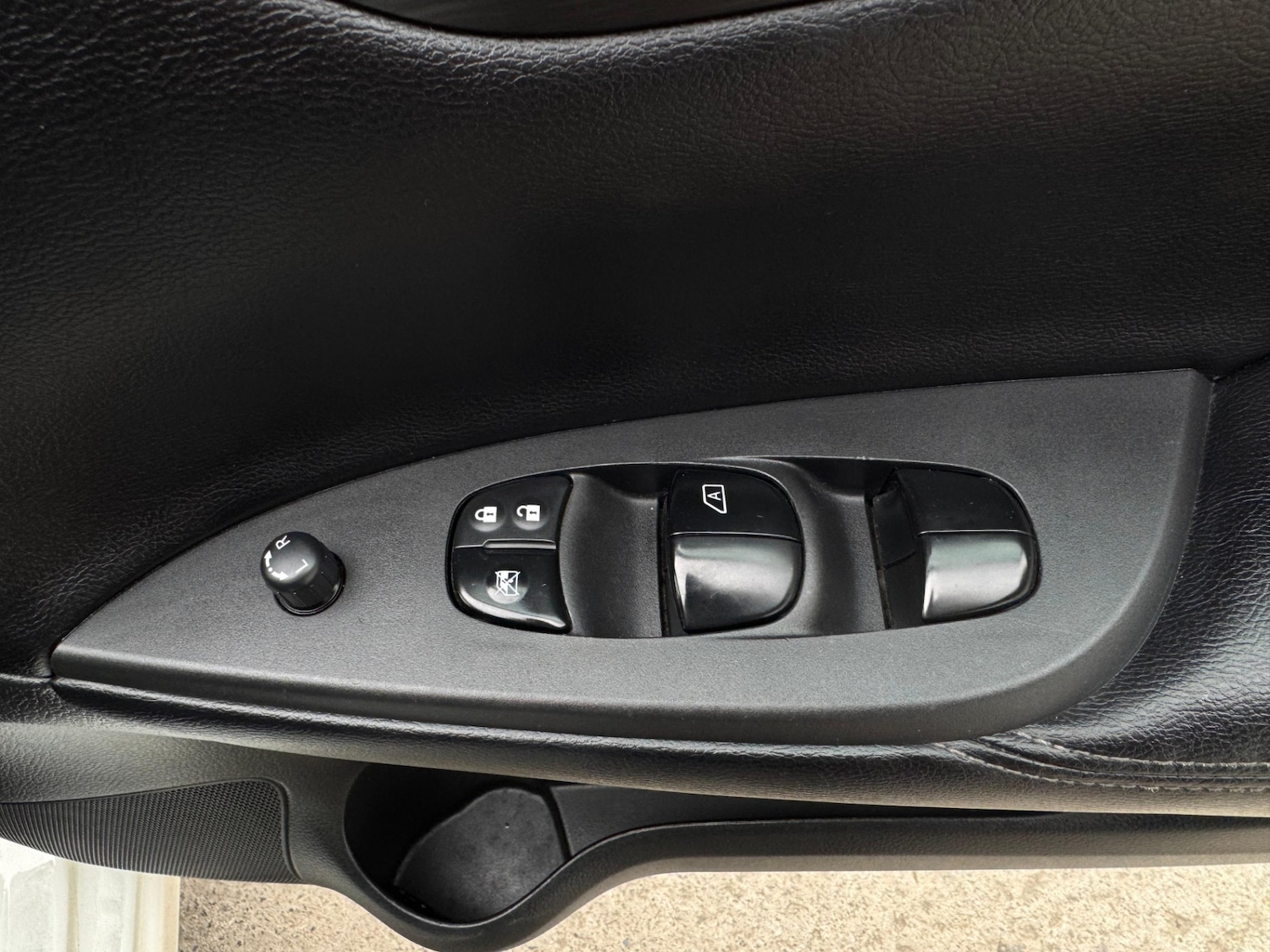 Used Nissan Pulsar 2015 for sale - 76115458: Photo 24