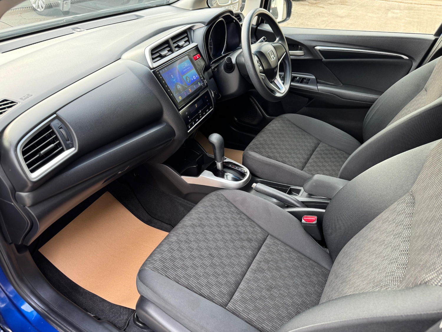 Used Honda Jazz 2014 for sale - 76672230: Photo 42