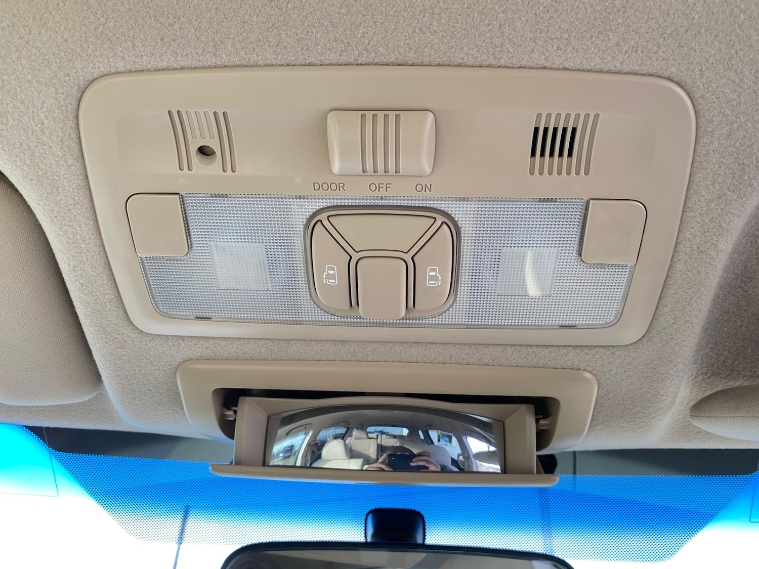 Used Toyota Estima 2026 for sale - 77393676: Photo 25