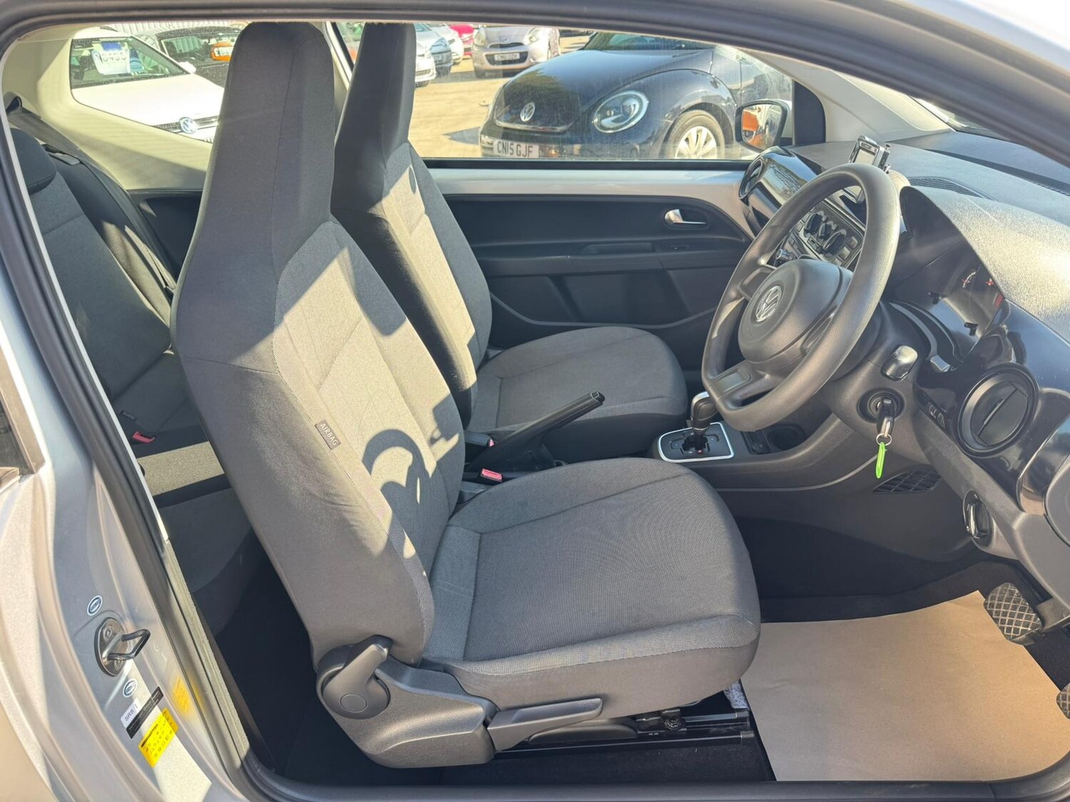 Used Volkswagen up! 2013 for sale - 78090734: Photo 10