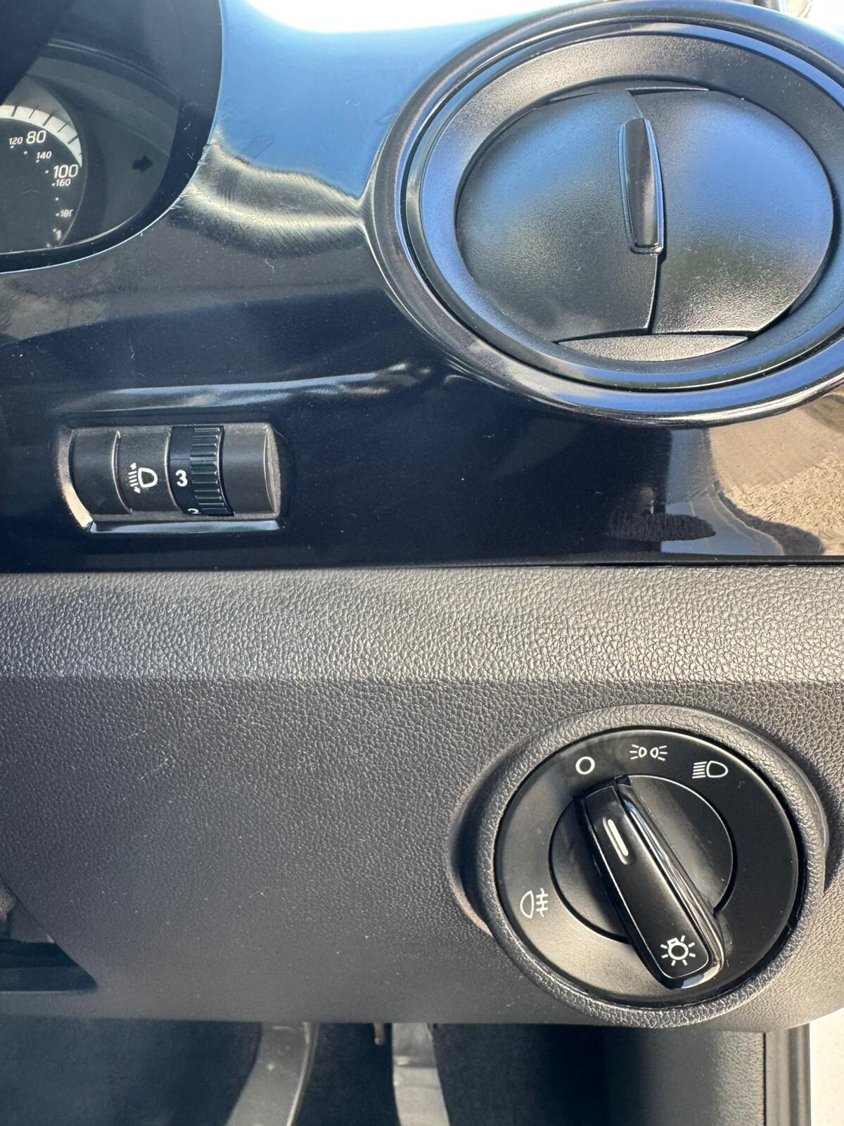 Used Volkswagen up! 2013 for sale - 78090734: Photo 18