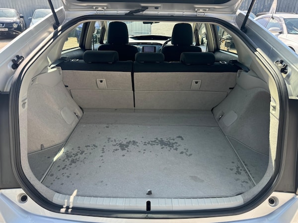 Used Toyota Prius 2012 for sale - 76300558: Photo 12