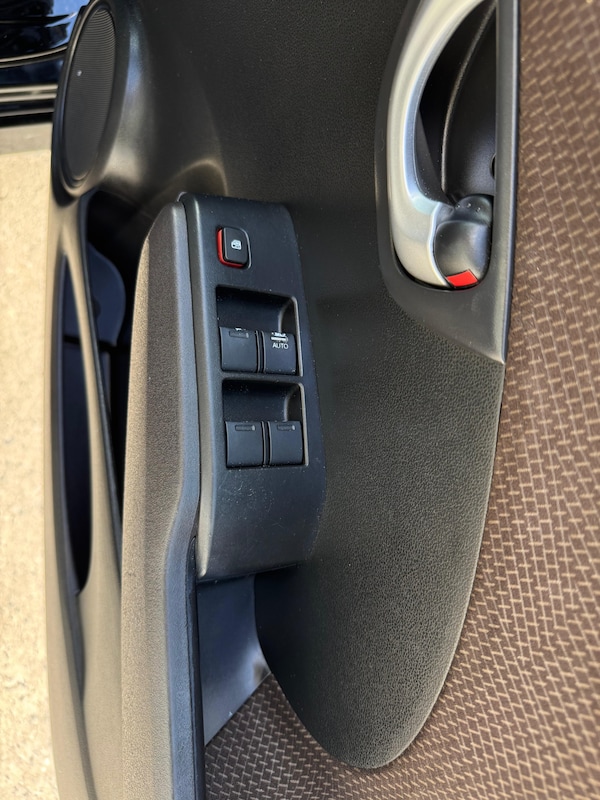 Used Honda Fit 2012 for sale - 76232007: Photo 24