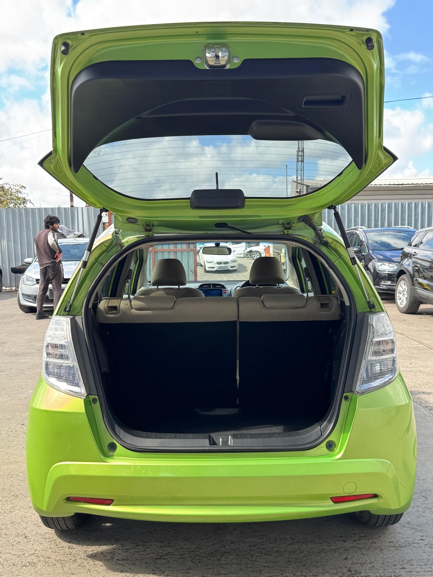 Used Honda Fit 2011 for sale - 77092130: Photo 11