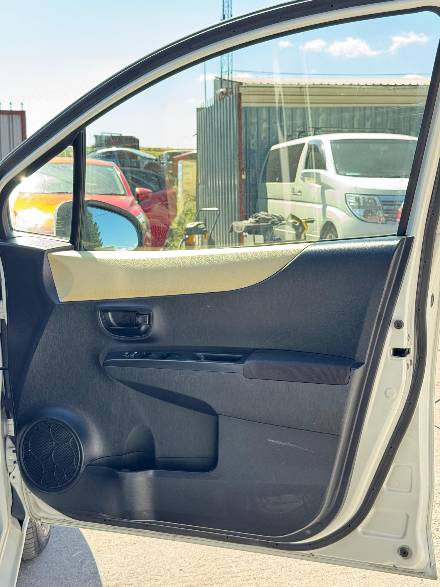 Used Toyota Vitz 2025 for sale - 77085093: Photo 25