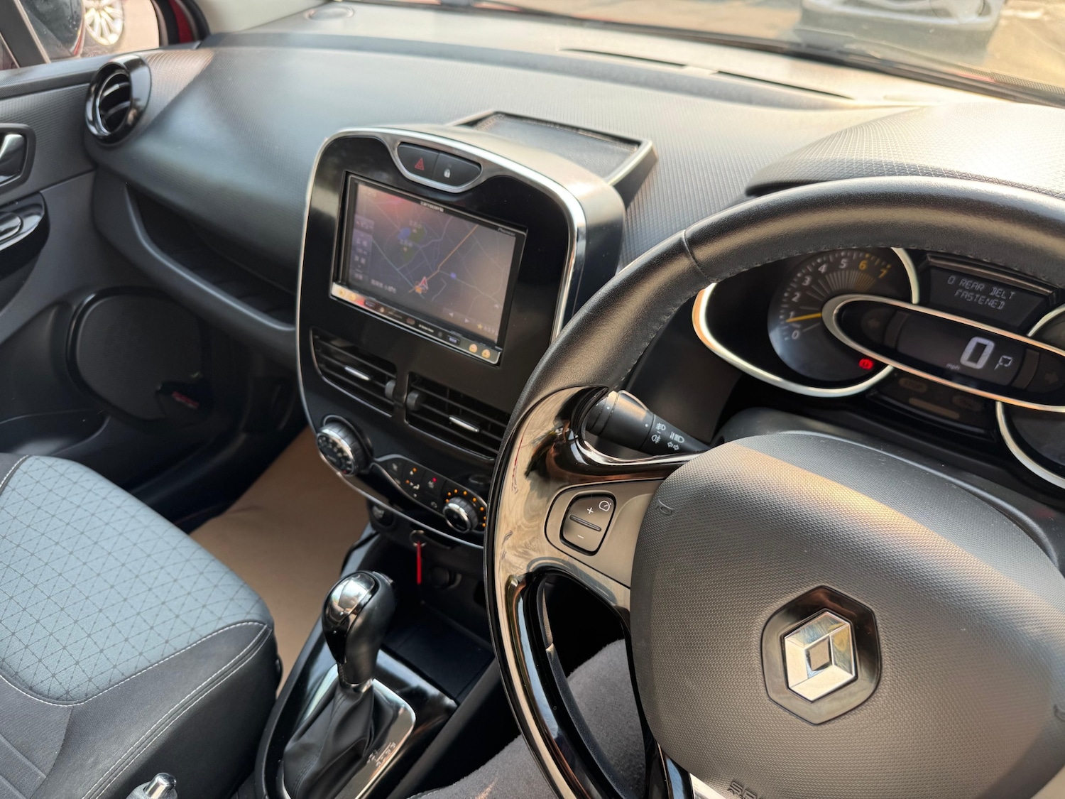 Used Renault Clio 2014 for sale - 76055591: Photo 17