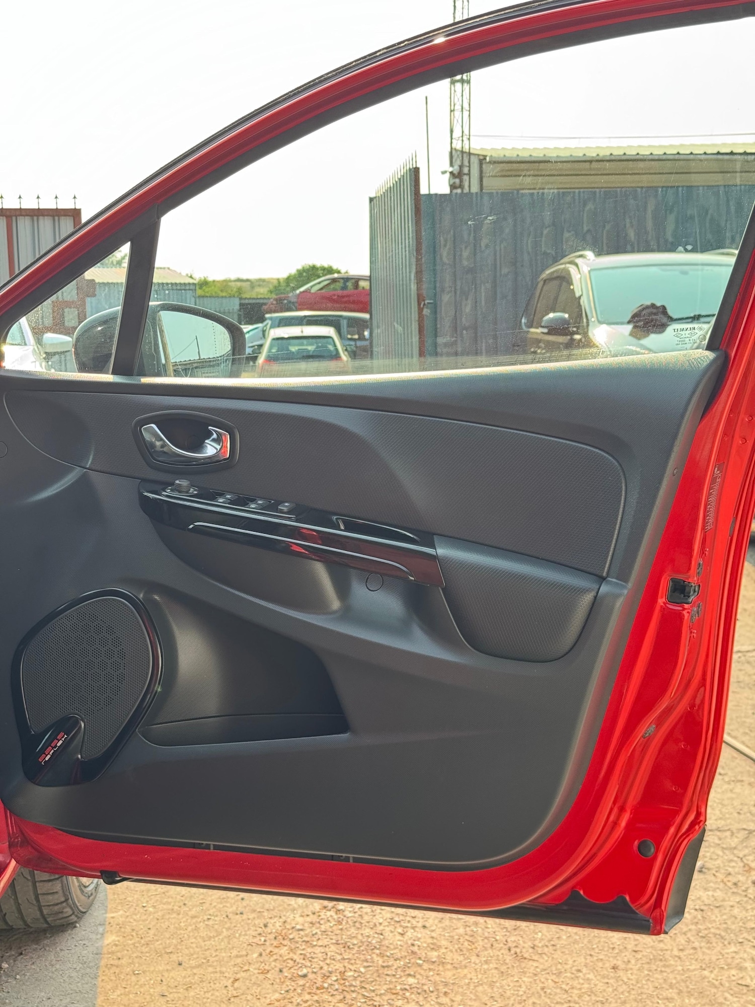 Used Renault Clio 2014 for sale - 76055591: Photo 25