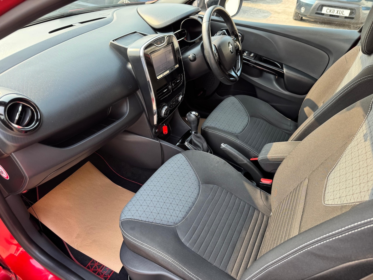 Used Renault Clio 2014 for sale - 76055591: Photo 30