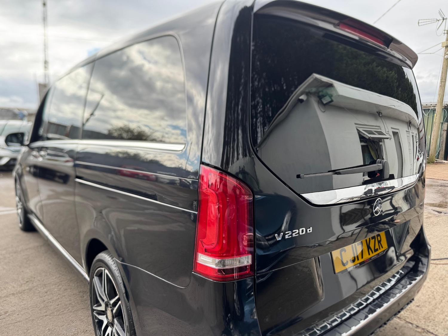 Used Mercedes-Benz V-Class 2025 for sale - 76703019: Photo 51