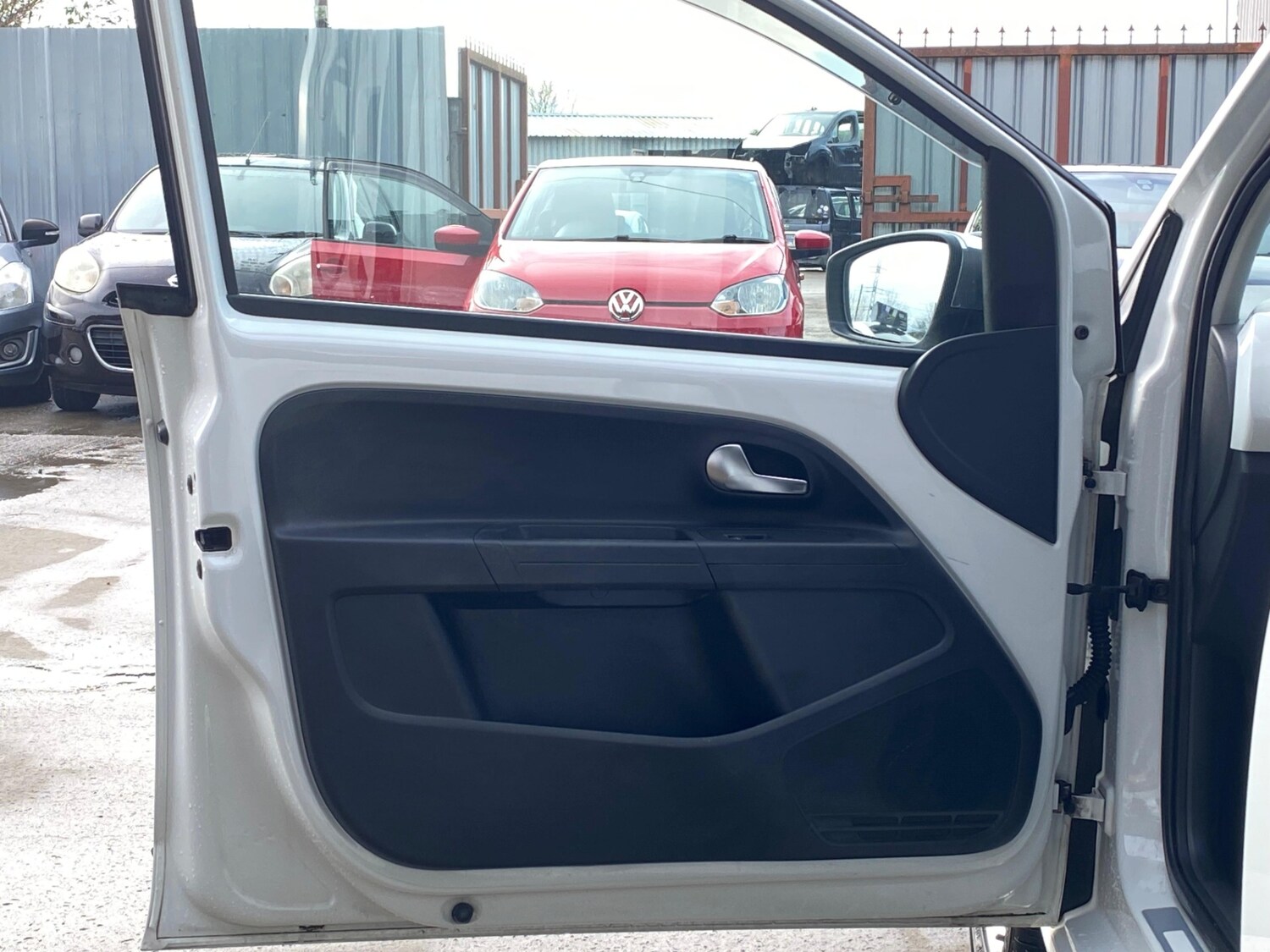 Used Volkswagen up! 2013 for sale - 77587844: Photo 27