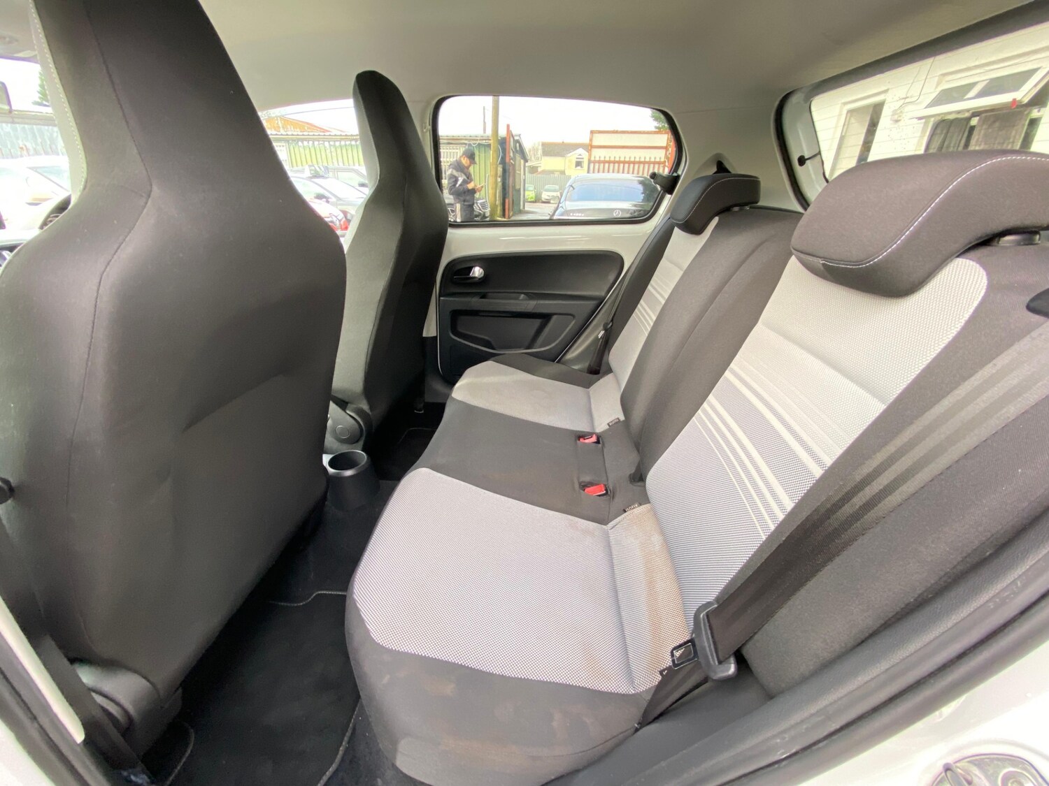 Used Volkswagen up! 2013 for sale - 77587844: Photo 28