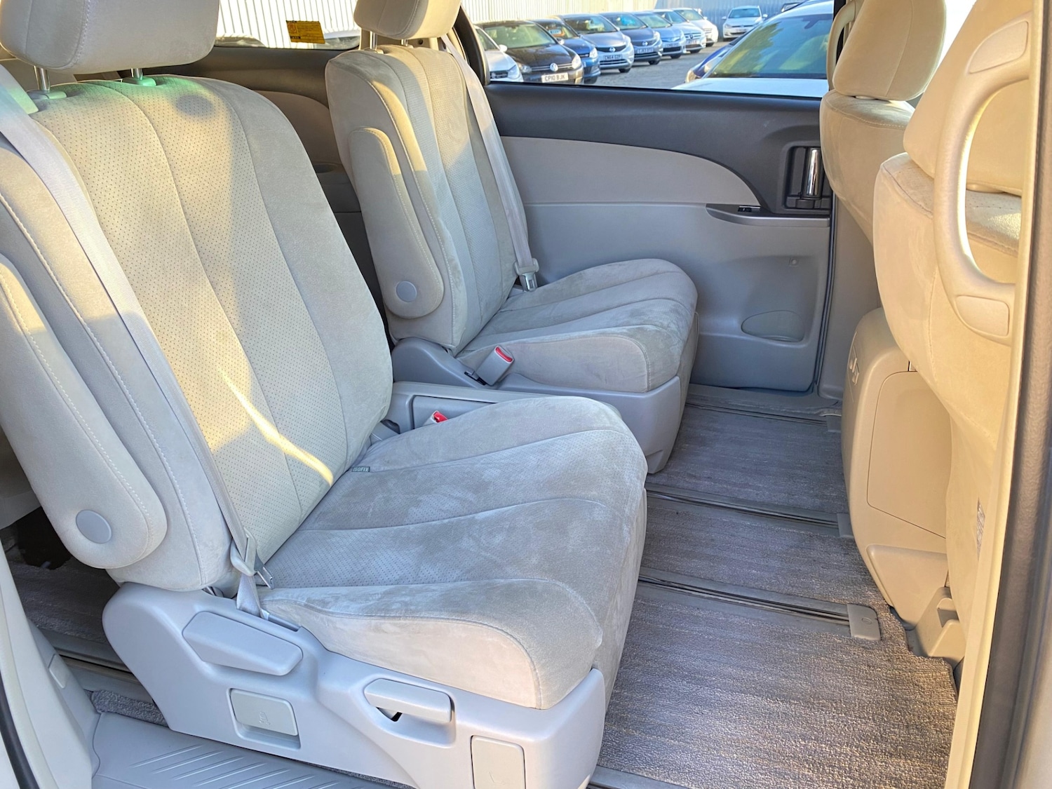 Used Toyota Estima 2012 for sale - 77825775: Photo 17