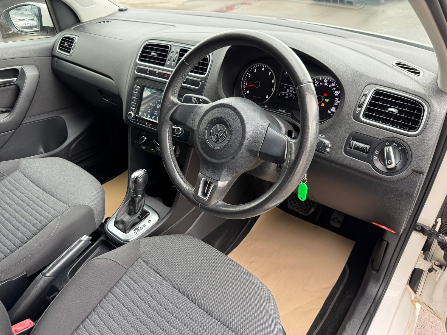 Used Volkswagen Polo 2013 for sale - 76097119: Photo 13