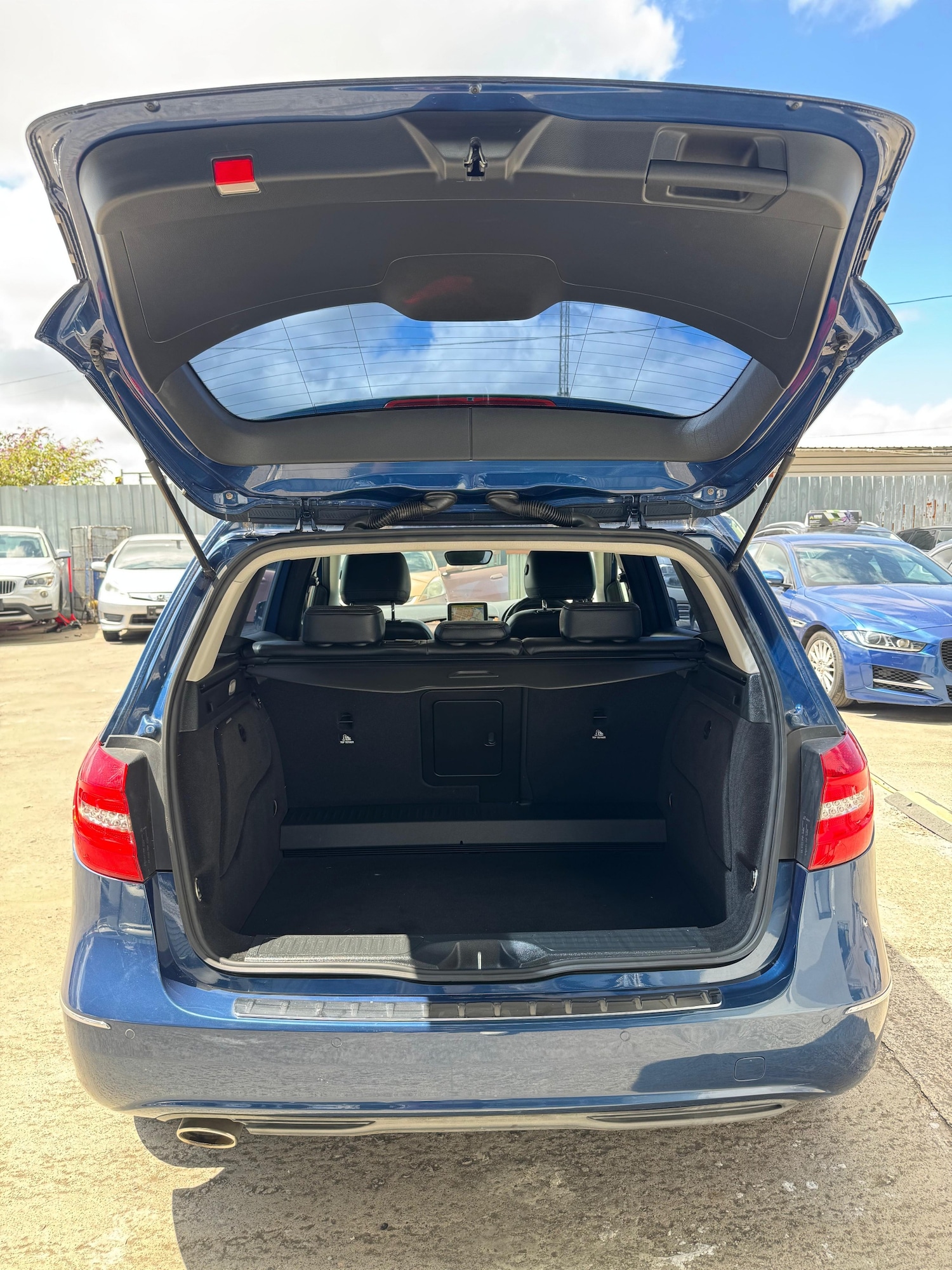 Used Mercedes-Benz B Class 2012 for sale - 77085092: Photo 11