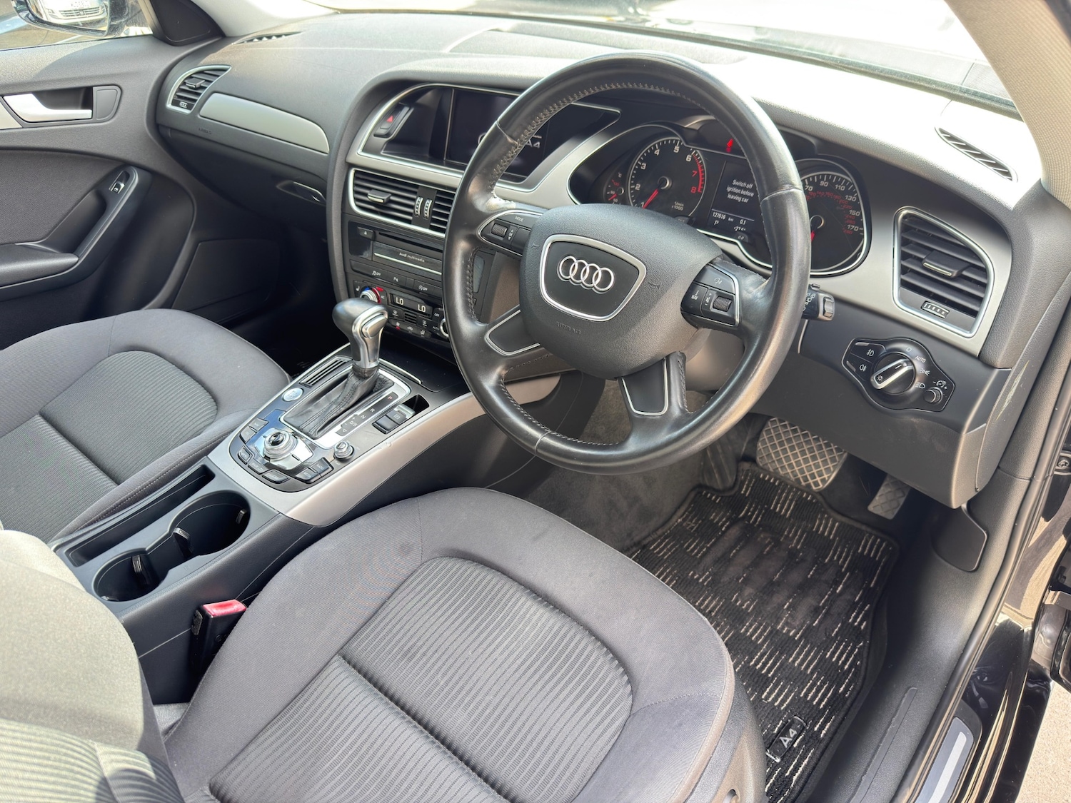 Used Audi A4 2014 for sale - 76635323: Photo 13