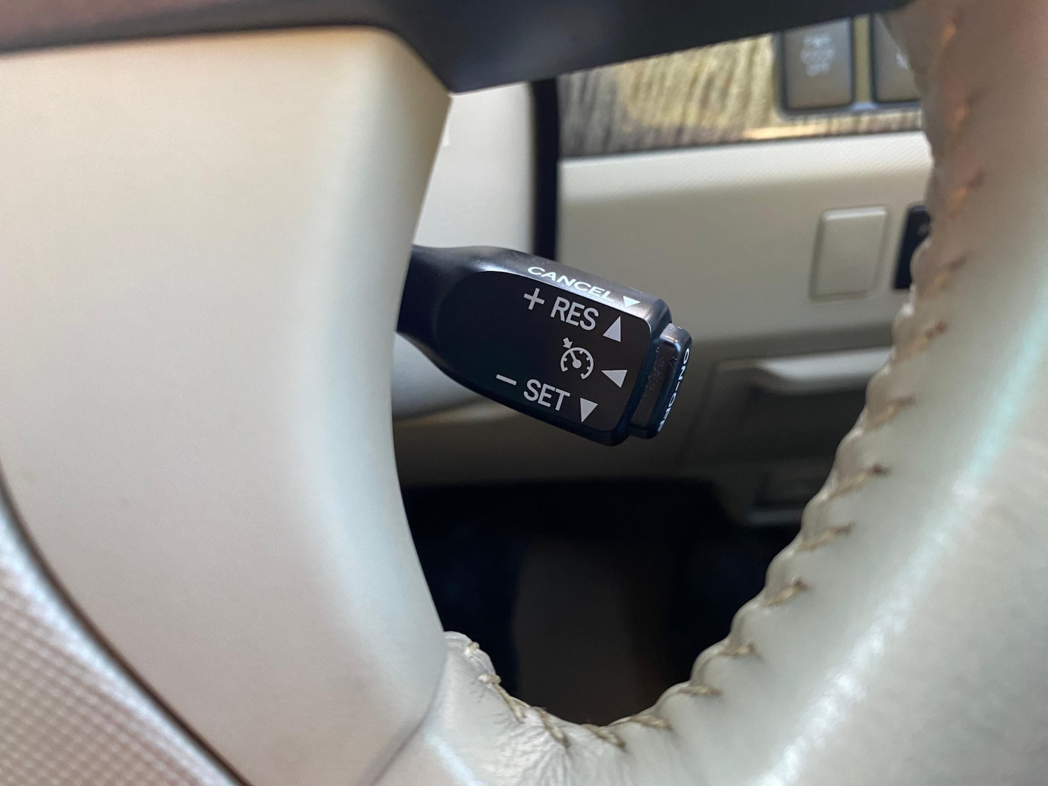 Used Toyota Estima 2012 for sale - 77092124: Photo 25