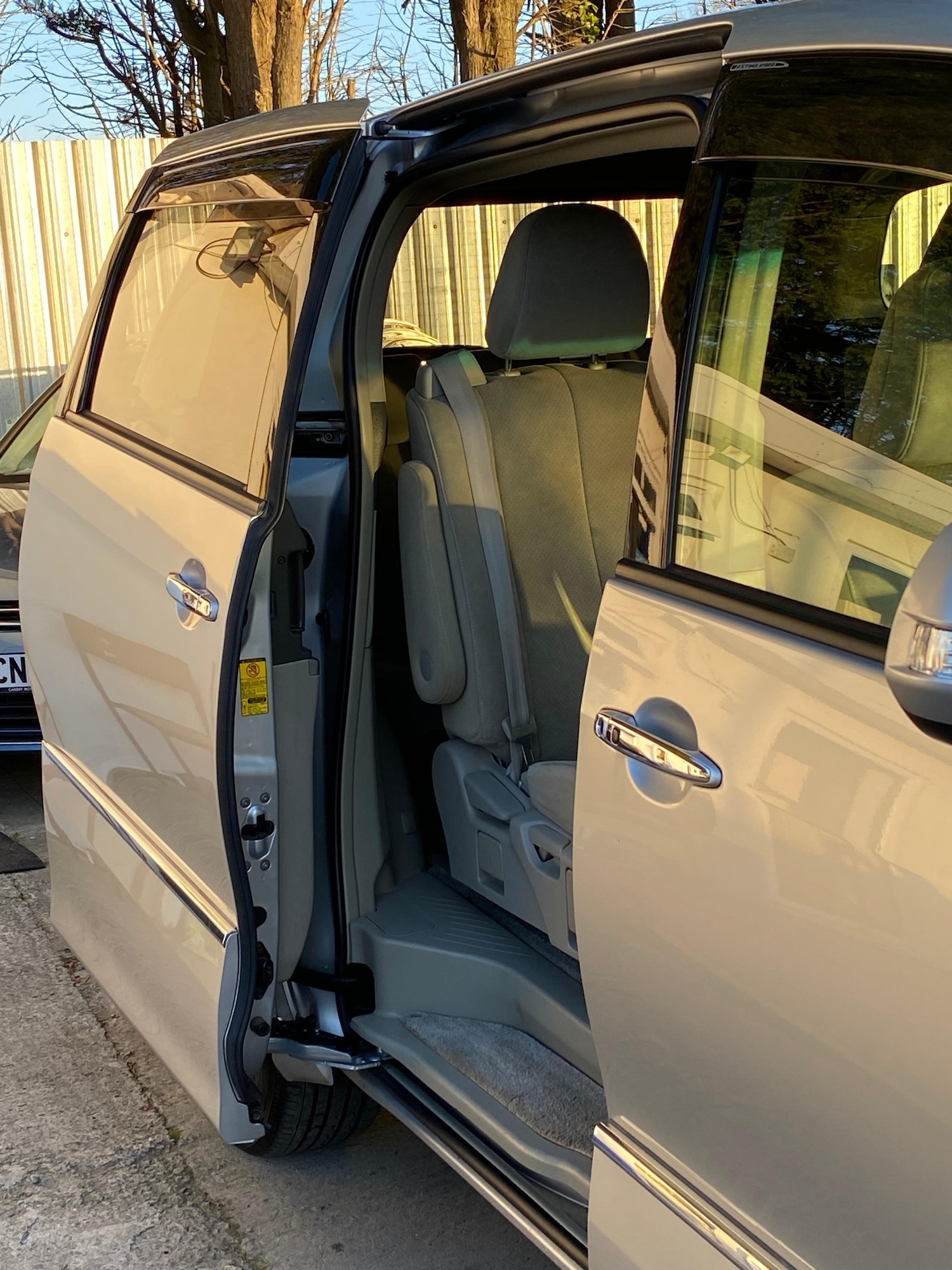 Used Toyota Estima 2012 for sale - 77092124: Photo 32