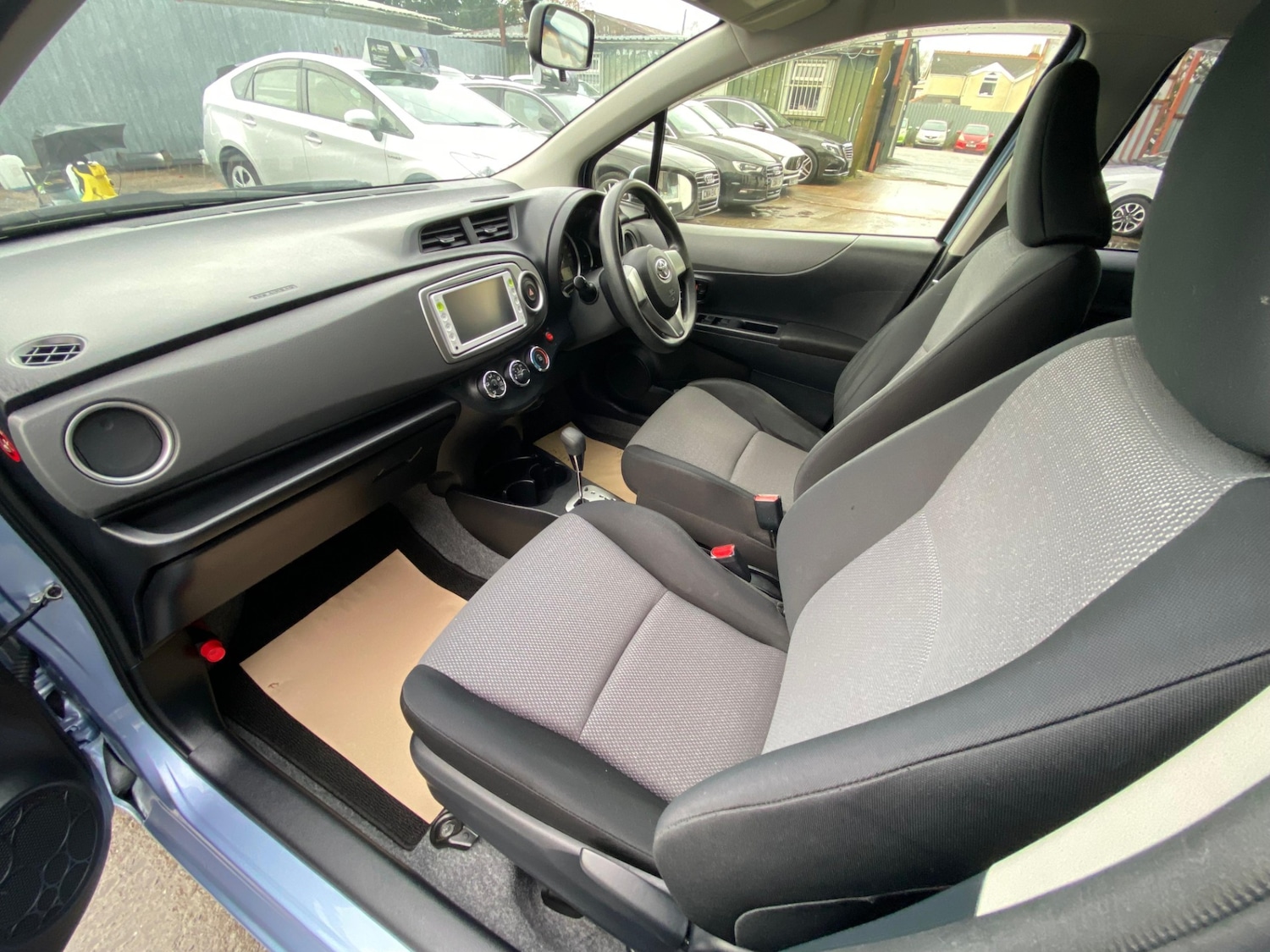 Used Toyota Vitz 2025 for sale - 76853868: Photo 29