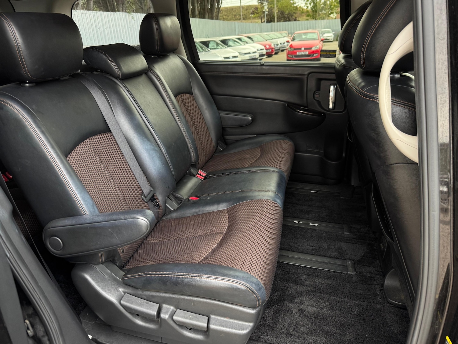 Used Nissan Elgrand 2025 for sale - 77672138: Photo 15